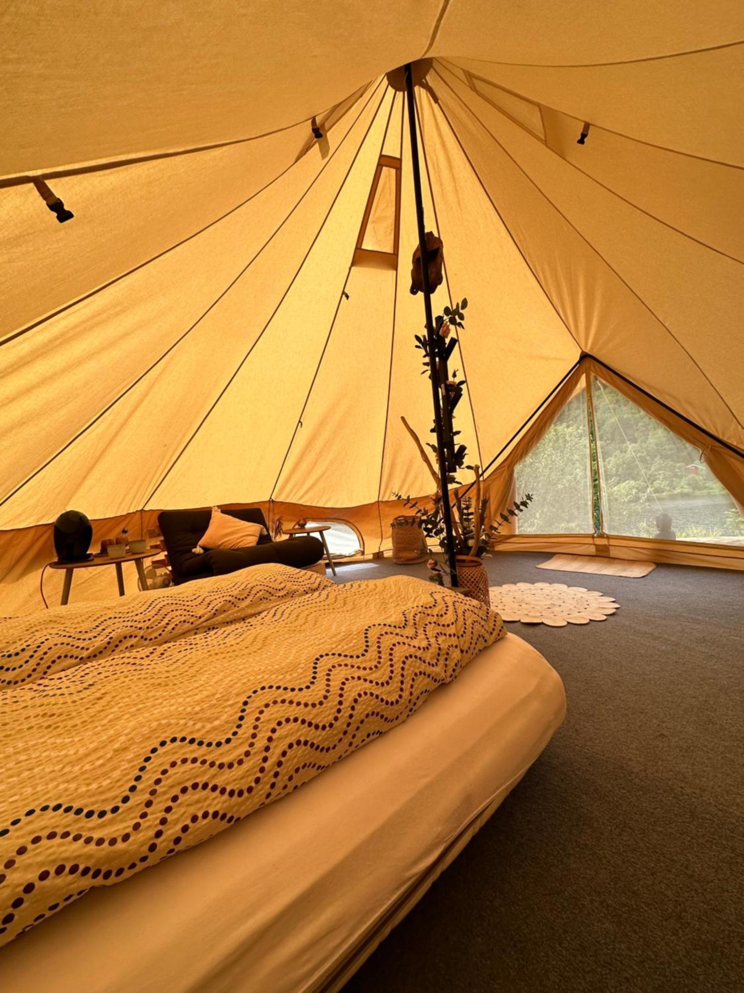 Glamping On Idyllic Lake, Paddle Boards & Rowboat Пошгрун Екстериор снимка