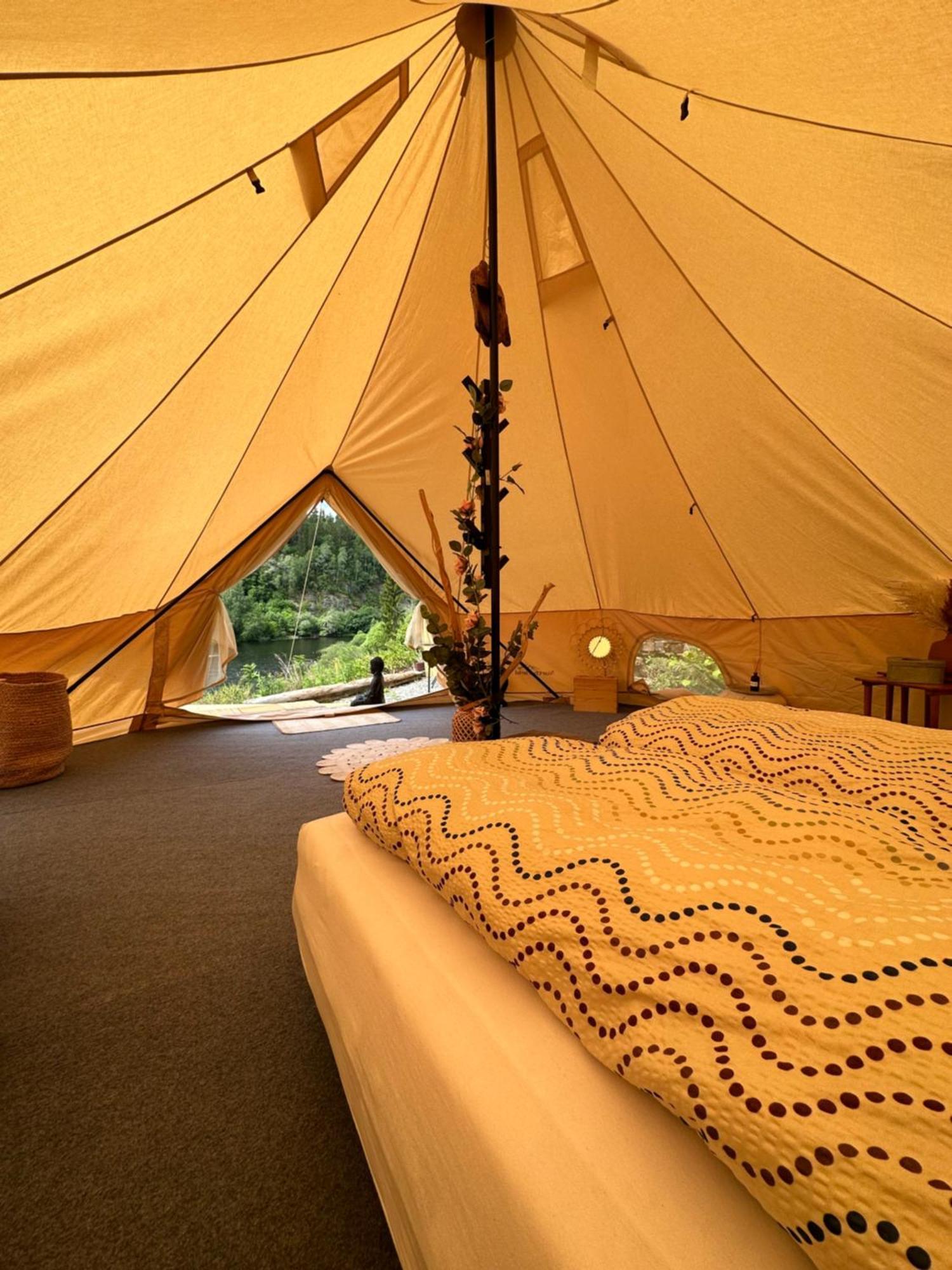 Glamping On Idyllic Lake, Paddle Boards & Rowboat Пошгрун Екстериор снимка
