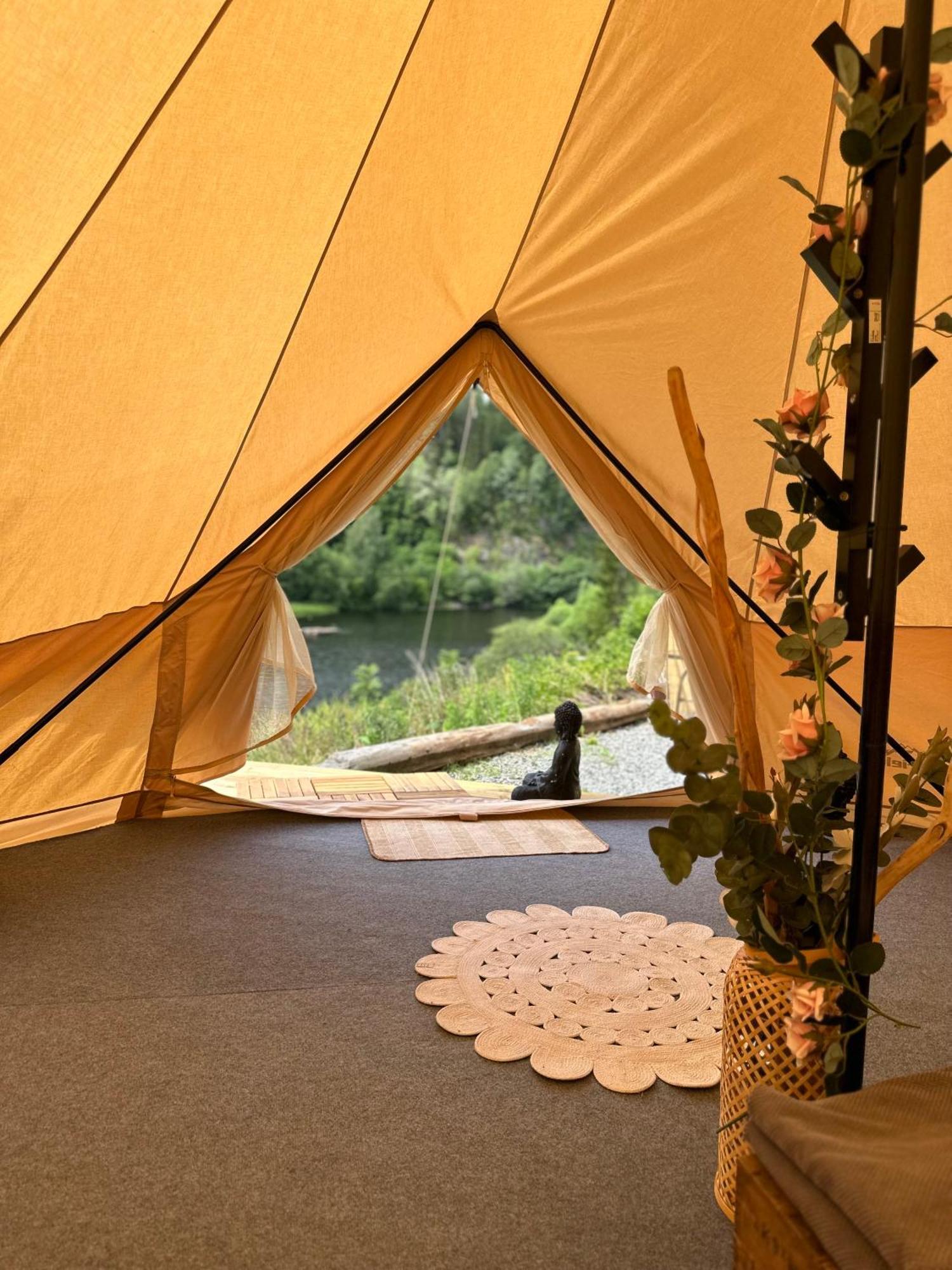 Glamping On Idyllic Lake, Paddle Boards & Rowboat Пошгрун Екстериор снимка